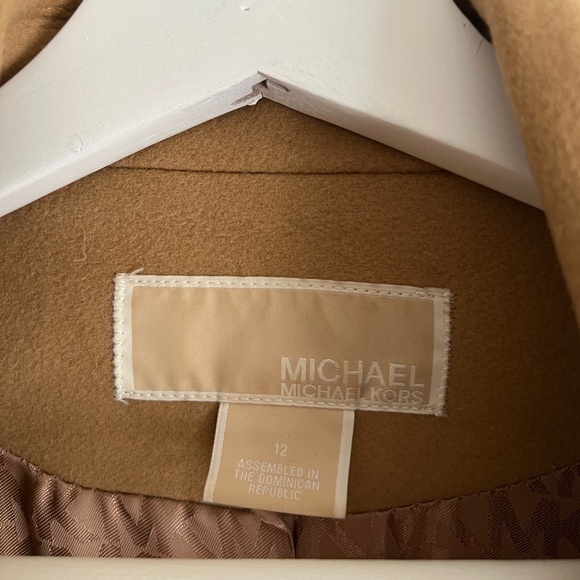 MICHAEL KORS COAT. In good condition. - Picture 3 of 4